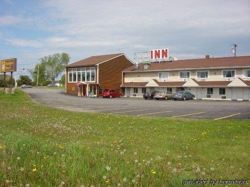 Budget Host Airport Inn Уотервилл Экстерьер фото